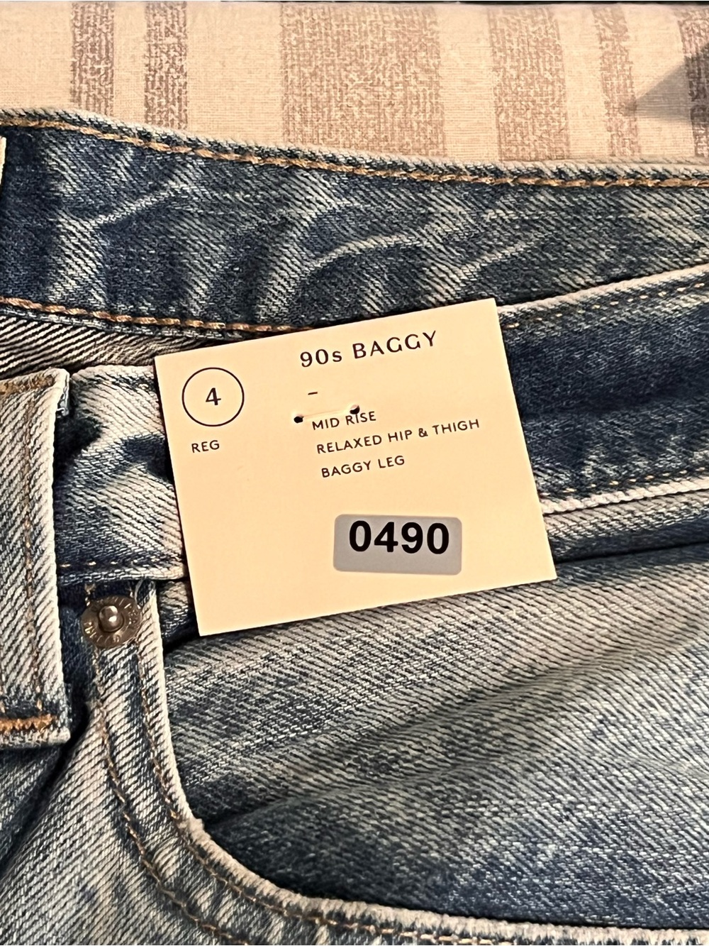 NWT Universal Thread 90s Baggy Jeans Patched Distressed Mid Rise Size 4R - Picture 15 of 15